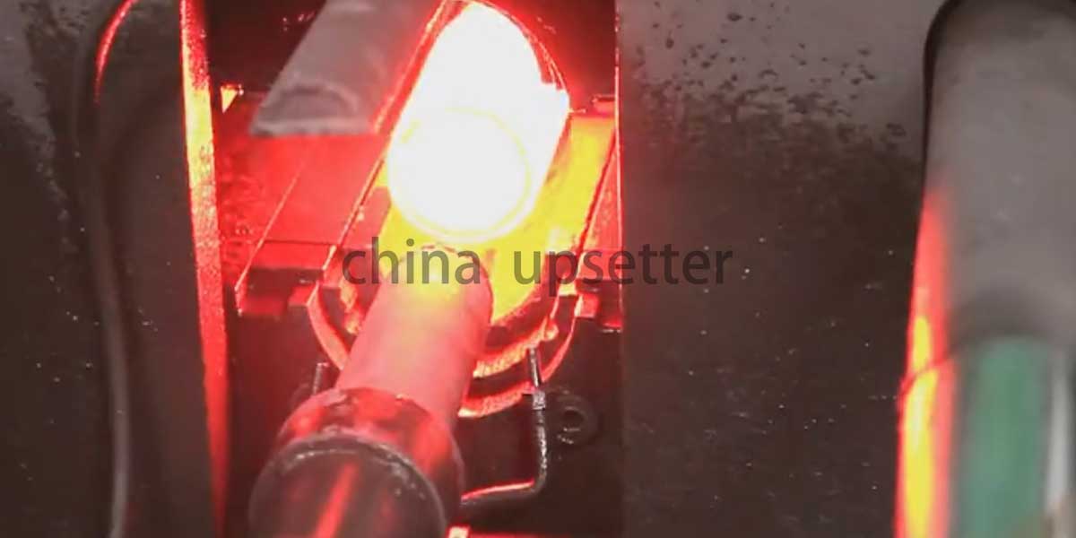 The hydraulic upsetting press machine can produce high qualified oil pipe produc